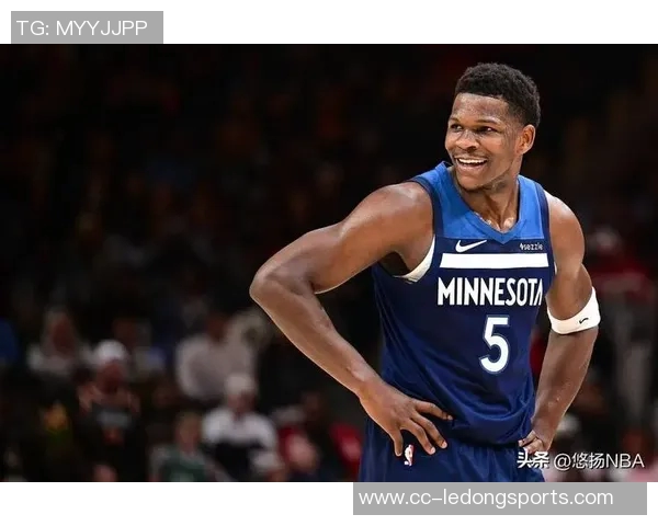 爱德华兹背部痉挛成疑队记透露揭幕战客战开拓者最新动态