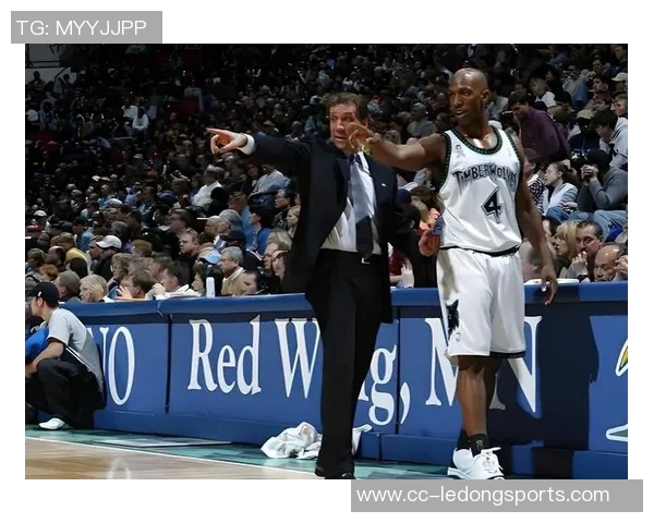 卡尔回顾近50年八控卫传奇阵容保罗比卢普斯安德烈米勒等人入选