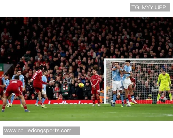 舒梅切尔分析迪亚斯与努涅斯离队对利物浦前场逼抢与后防适应的影响