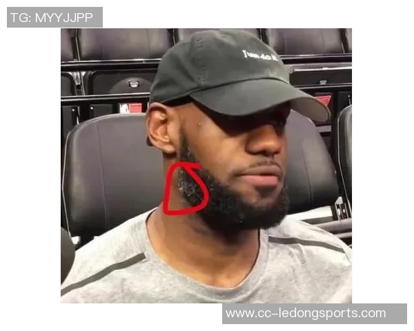 戴维斯回忆膝盖受伤瞬间手术后洗澡时泪流满面感慨万千